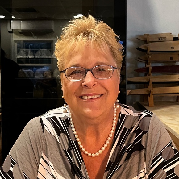 Meet your Posher, Jeanne - Picture 2 of 2